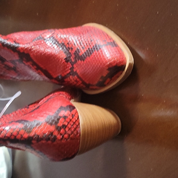 NWT 100% Leather ankle booties women's snakeskin Italy Designer Boots Shoes Red - Picture 9 of 12